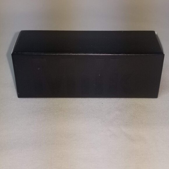 Milk Makeup - Pore Eclipse Non-Comedogenic Matte Blur Stick - Picture 6 of 7